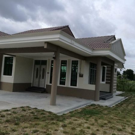 Homestay Pasir Tumboh Kota Bharu Exterior photo